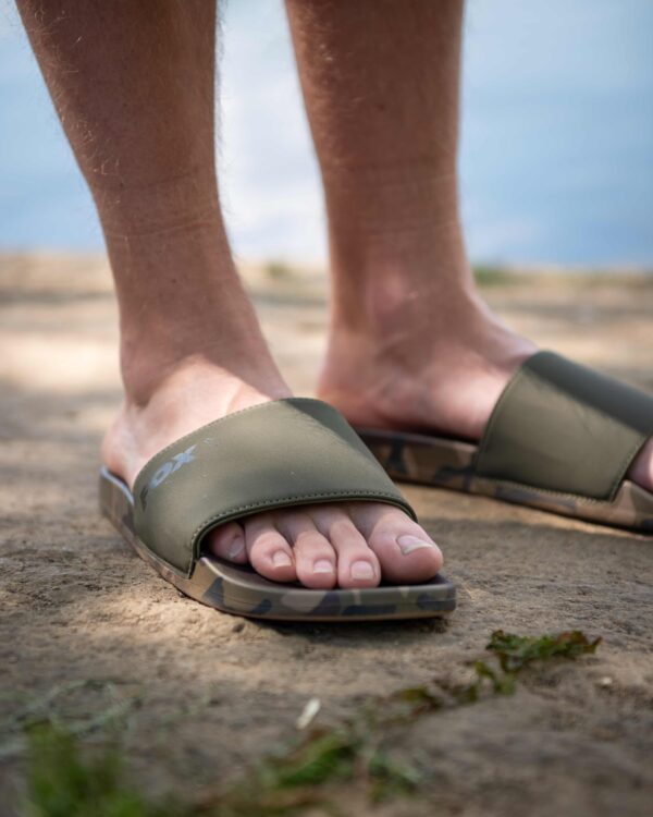 FOX Klapki w kolorze Khaki/Camo sliders. - obrazek 4