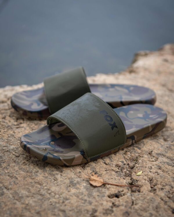 FOX Klapki w kolorze Khaki/Camo sliders. - obrazek 3